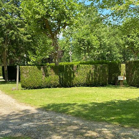 Complexe Les 4 Saisons Hotel Oust Bagian luar foto
