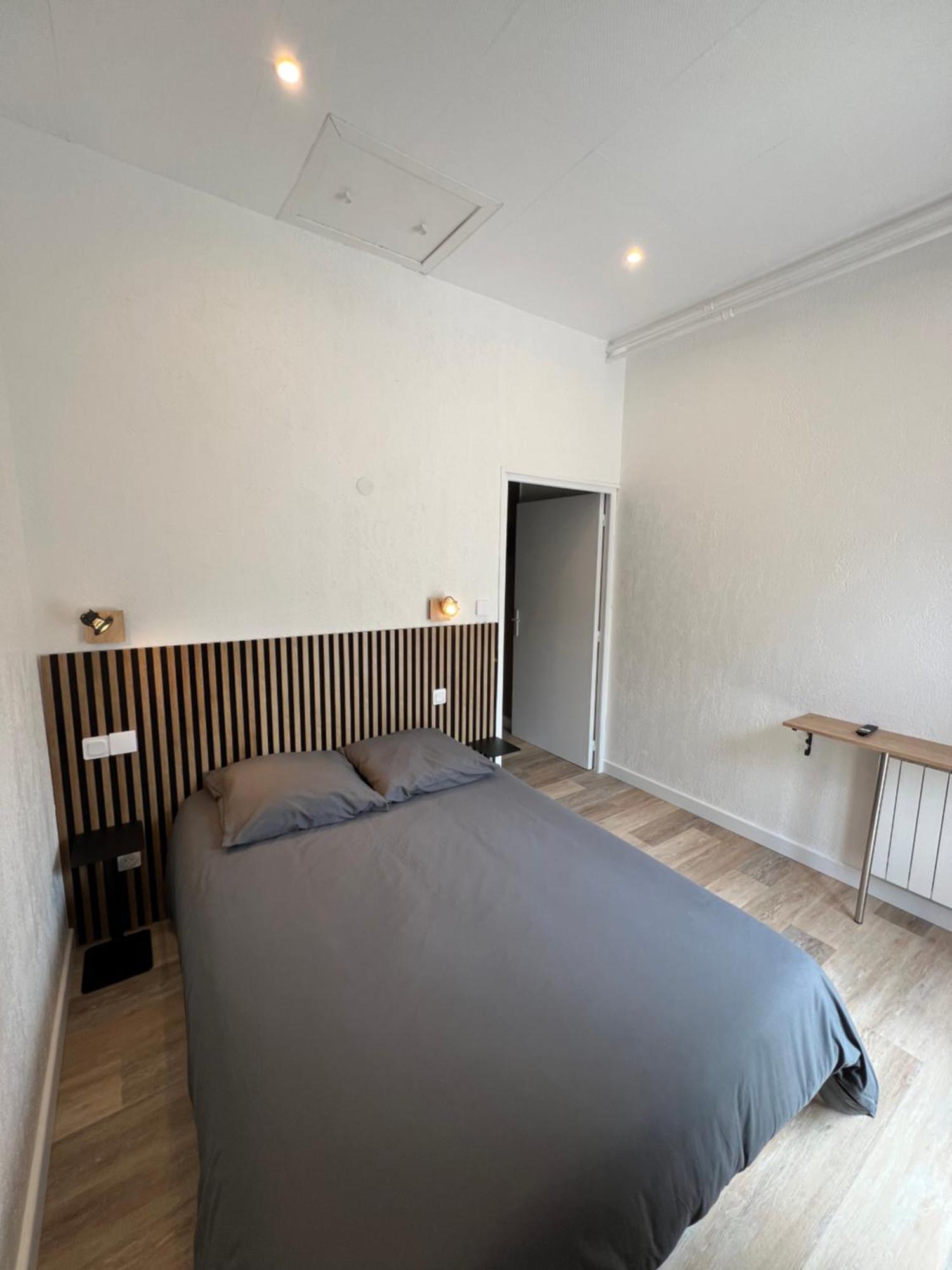 Complexe Les 4 Saisons Hotel Oust Bagian luar foto