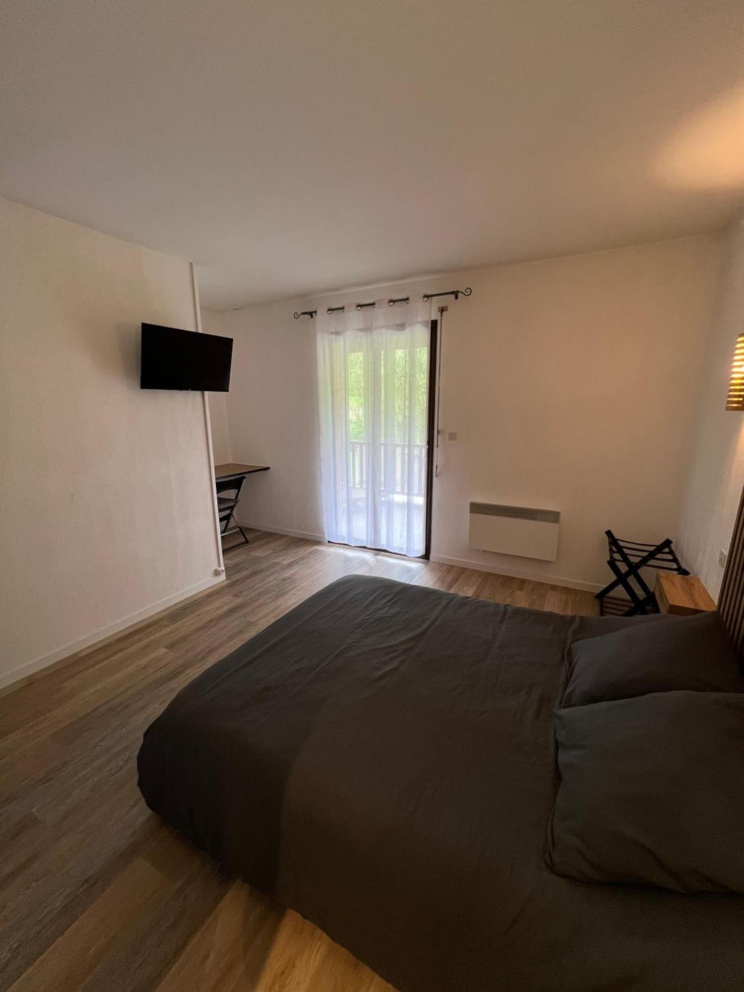 Complexe Les 4 Saisons Hotel Oust Bagian luar foto