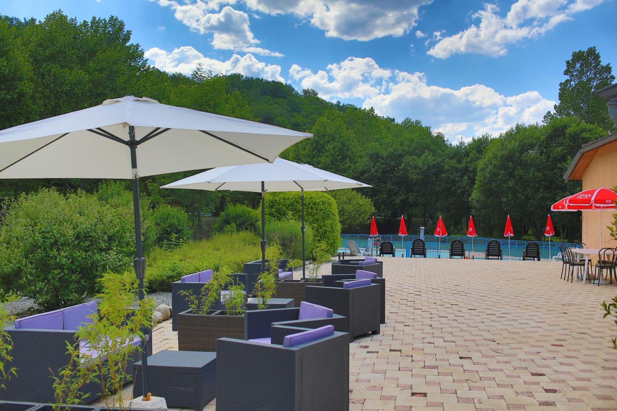 Complexe Les 4 Saisons Hotel Oust Bagian luar foto