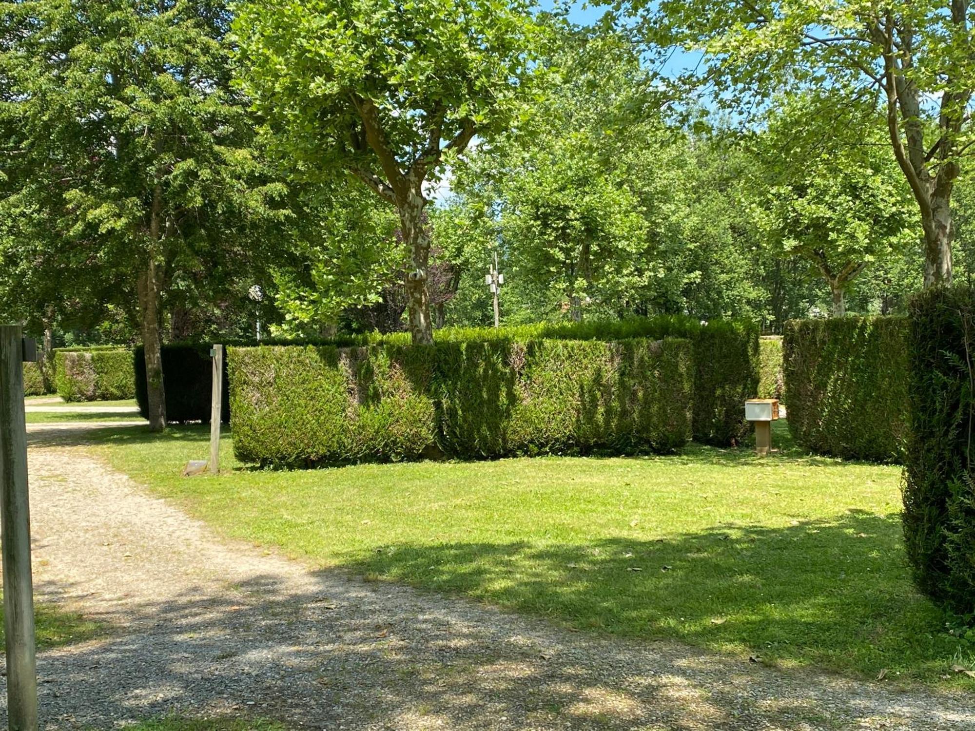Complexe Les 4 Saisons Hotel Oust Bagian luar foto