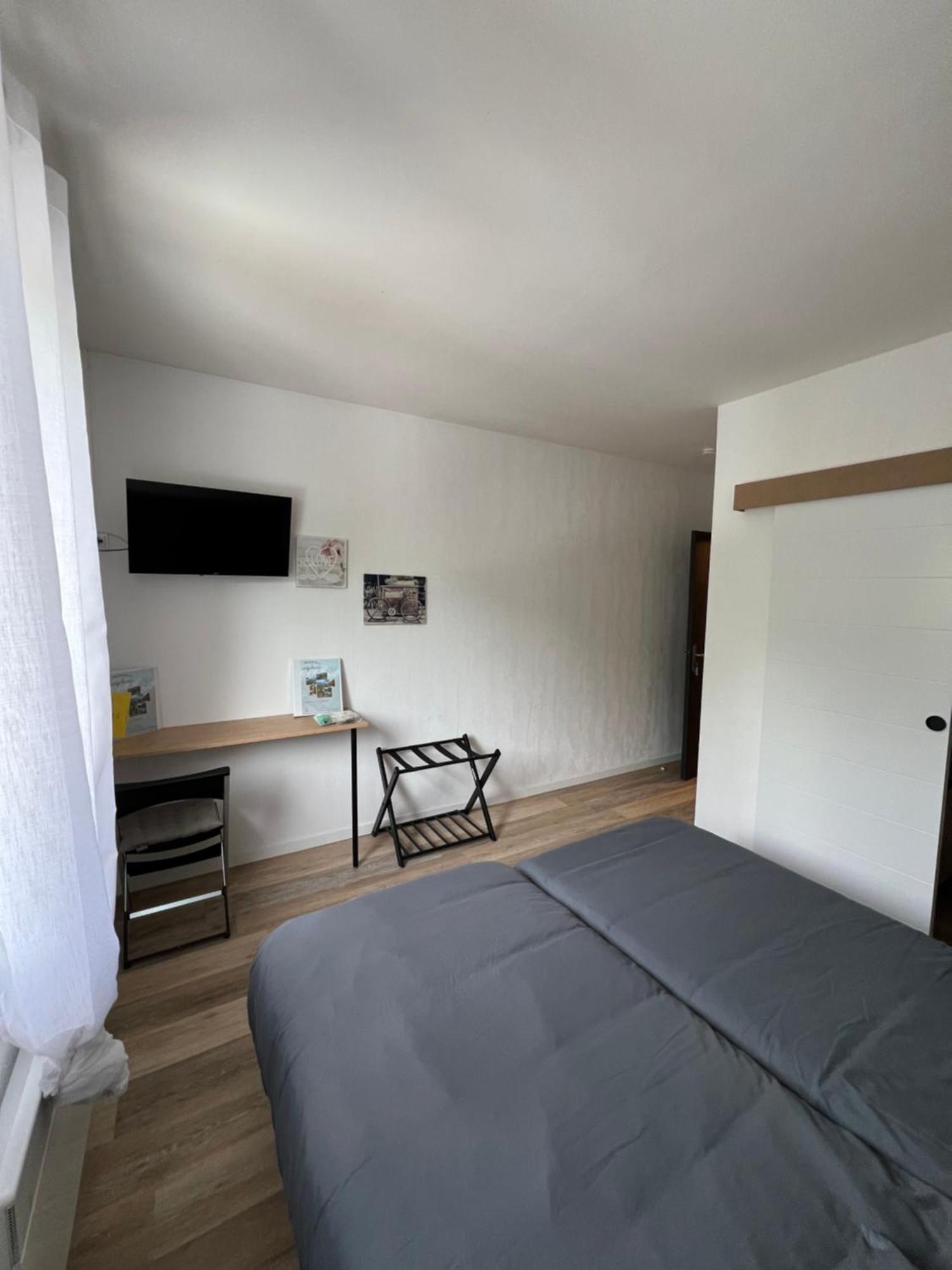 Complexe Les 4 Saisons Hotel Oust Bagian luar foto